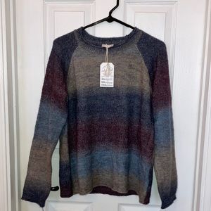 Hem & thread sweater size small